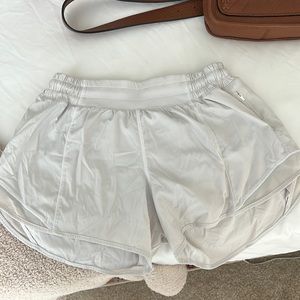 Lululemon Hotty Toddy 2.5” Shorts